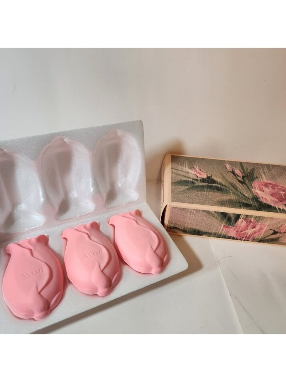 Vintage Avon Touch of Roses Perfumed Soap Set 3 Pink Rosebud Guest Soaps New Box